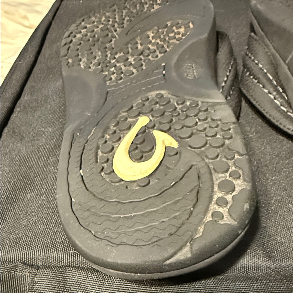 OluKai Men's Black Sandals - Picture 5 of 5